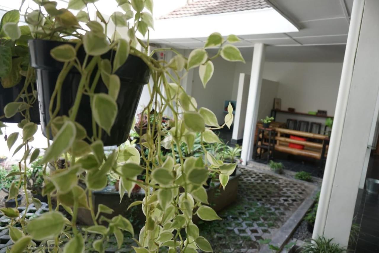 Hotel Ndalem Mbak Charly Pakualaman Exterior foto